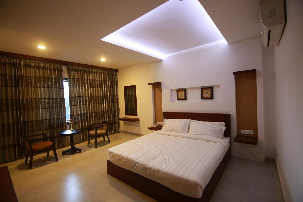 Rouba Residency Hotel Ponnāni Exterior foto